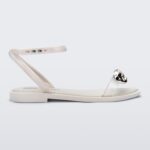 Melissa Beige Dare Camila Coutinho
